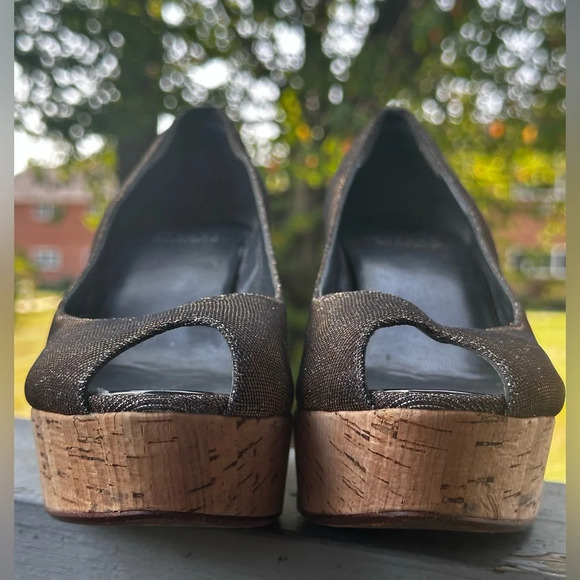 STUART WEITZMAN Metallic Sparkle Silver Gold Cork Wedge Platform Peep Toe Leathe - Picture 7 of 14